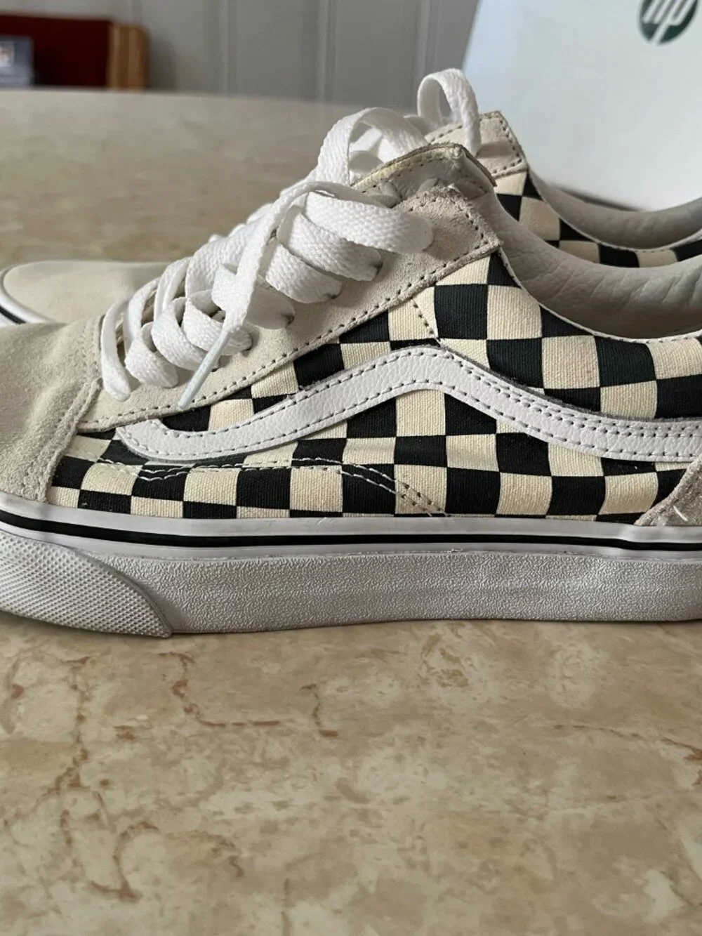 Vans Old Skool Sz M6.5/W8 Black and White Checkerboard Suede Low Lace Up Sneaker